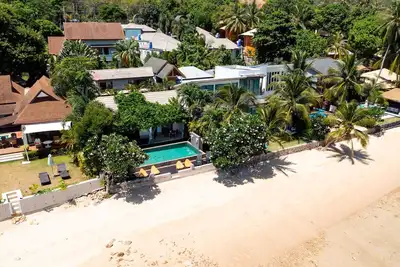 Image de Beachfront Villa Private Beach & Pool 3 Ensuite Bedrooms Housekeeper included