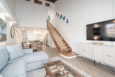 Image de Brand New Remodel-Quiet End Unit Location-Ac-2 Private Bedrooms-Ocean Views