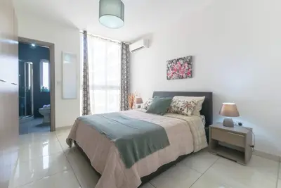 Image de ★★Modern And Cozy Apartment, Close to The Sea ★★3