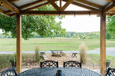 Image de Secluded Villa on 50+ acres - near Iu and Nashville