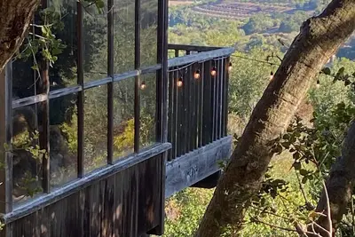 Image de Classic California Central Coast Cabin overlooking the ocean on 20 wooded acres