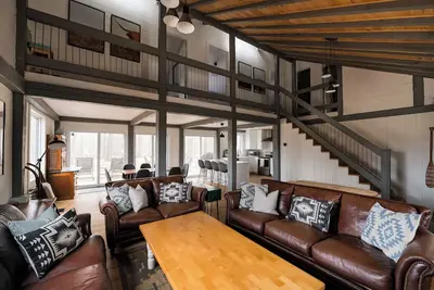 The Brook, Prince Edward County - 4 acre country estate with spa-like amenities!