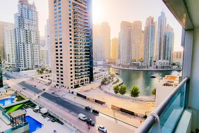 Image de Stylish & Cozy- Dubai Marina~ Close to Metro/Mall.