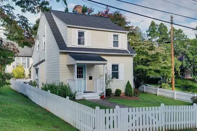 Image de Hill Street House walk to Uva Stadium/Fry's Spring