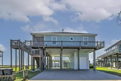 Image de Beautiful Ocean View Beach House at Crystal Beach Tx