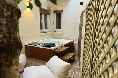 Image de Suite luxueuse avec jardin privatif et jacuzzi