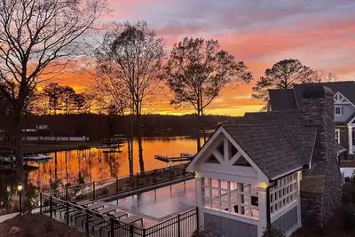 The Gorgeous Starboard Cottage at Cottage Cove at Lake Oconee!