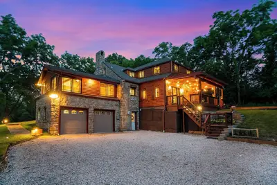 Image de Amazing Estate w\/ 5 Bedrooms & 3 Full Baths 63