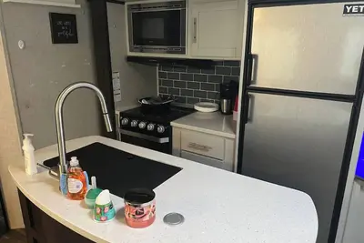Image de Modern Escape! 2 bedroom camper, 8 min from Tupelo!