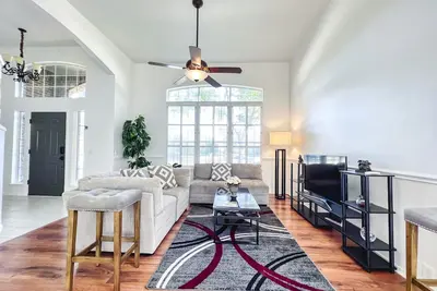 Image de Elegant, cozy, pet friendly less than 10 mn to highways, restaurants and shops