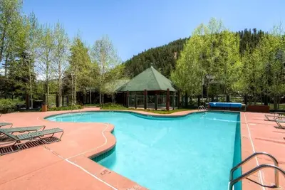 Image de Soda Springs 1br in West Keystone w/ shuttle to slope, pool access & hot tubs!