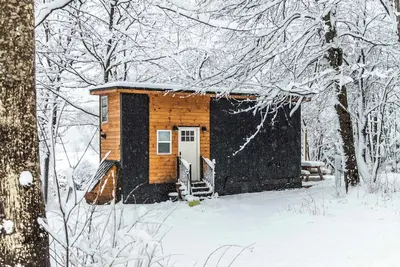 Image de Riverside Tiny House with hot tub near Stowe