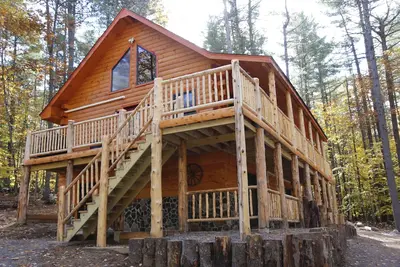 Image de Adirondack Farmhouse - Newly built Luxury Cabin
