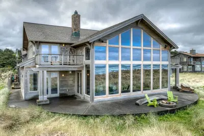 Image de Oceanfront Manzanita!