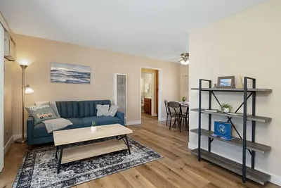 Image de Charming 2 Room La Mesa Casita w/ Pool, Bbq & Yard
