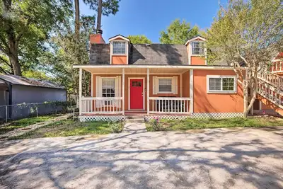 Image de Sunny Willis Escape w/ Deck & Lake Access!