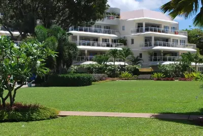 Image de Palm Beach 101 Summer Specials 2025 Pay 6 stay 7 | Beach Front - Located in Tropical Palm Beach, Christ Church with House Cleaning Included