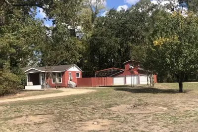Image de The Red House-Ten minutes to San Augustine boat launch at Sam Rayburn Lake