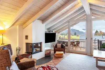 Image de Appartement de luxe confortable avec vue sur les montagnes, balcons et Wi-Fi.