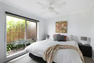 Image de Pet Friendly 3 bedroom house near the beach with large backyard