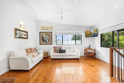 Image de Mudjimba Art House - Quirky Beachside Holiday Home w/ pool