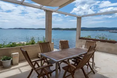Image de 4-bedroom beachfront Villa Sea Wave, OrebiÄŤ