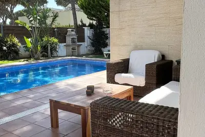 Image de Villa Amadeus. 500m from the long Roche beach