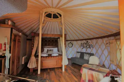 Image de The Yurt - A modernised yurt with four poster bed and bathroom