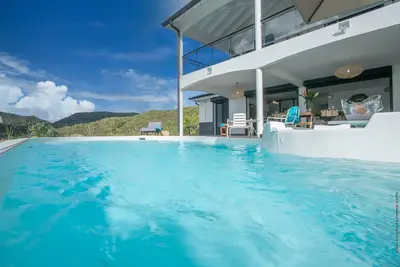 Image de Villa 55 Degres Aoc :   Magnifique Vue Mer Et Montagnes!