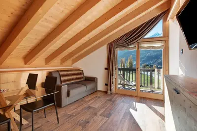 Image de Appartement \"Olympic Chalet 13\" avec vue sur les montagnes, balcons et Wi-Fi.