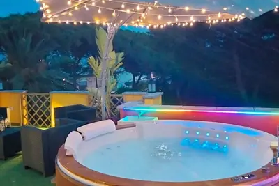 Image de Casa Vacanze 'Apt in Serra' avec Piscine Privée, Wi-Fi et Climatisation