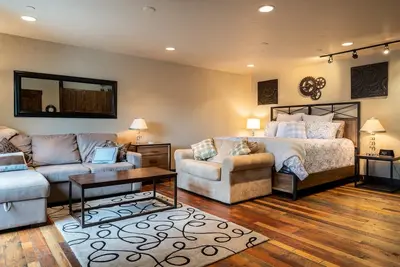 Image de Downtown Studio Condo 204 | 0 Bed, 1 Bath