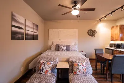 Image de Downtown Studio Condo 205 | 0 Bed, 1 Bath