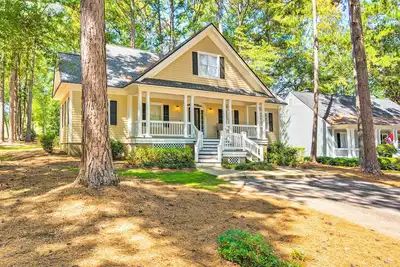 Image de Stunning Lake Oconee Retreat w/ Pool Access!