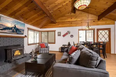 Image de Beautiful Chateau. Fireplace, Bbq, & near Slopes.