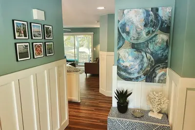 Image de 2br\/2ba w\/ Rainfall Showers, Screened Porch, 1st Floor, Pool, Gated Community