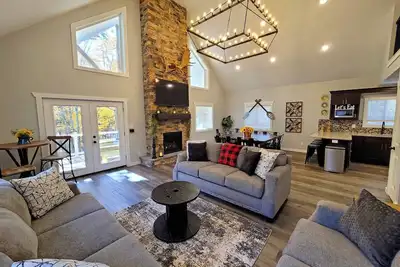 Image de Timber Top Terrace - Lux 6 Br w/ Hot Tub