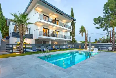 Image de Apartment adapted for disabled with terrace and pool. Arruzafa Iv