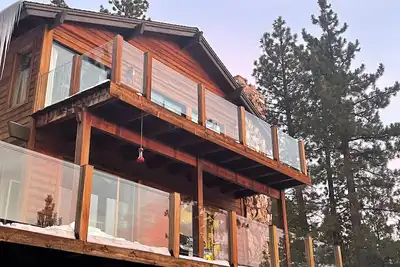 Image de Lake Views and location. Quiet yet 10 minutes to casinos, skiing and beaches!