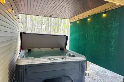 Image de Grand Woodland Retreat | Hot Tub | Game Room