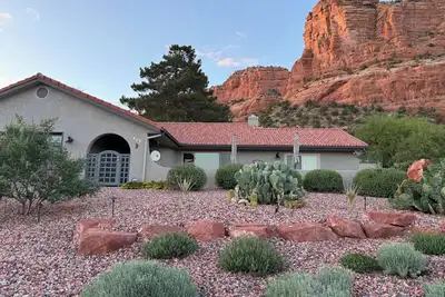 Image de Red Rock/Mesa Views, No Stairs, Golf, Hike, Relax. Ev Charger, Stocked Kitchen!