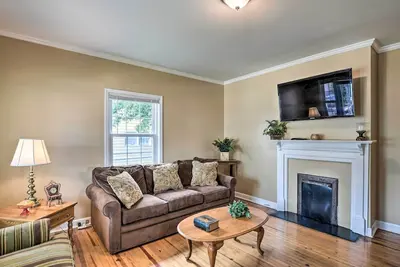 Image de Cozy Greenville Bungalow ~ 2 Mi to Downtown!