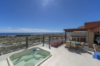 Image de Stunning Views 3b Penthouse Rooftop Jacuzzi Walk to town Centro