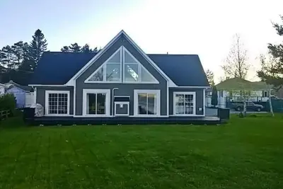 Image de Spacious Chalet on Breathtaking Humber River