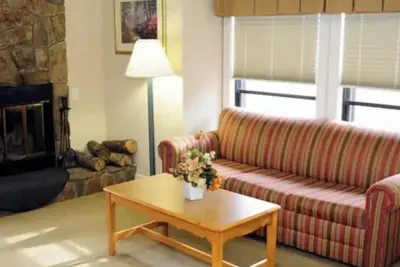 Image de 2 attached 1 bedroom apartments with Jacuzzi