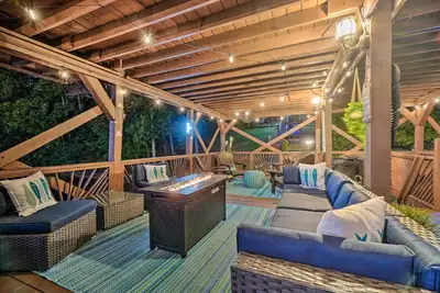 Image de Luxe Lake Chickamauga Retreat w/ Boat Dock!