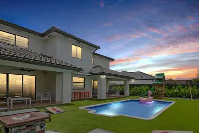 Relax & Play Retreat  Pool, Games, Bbq & More