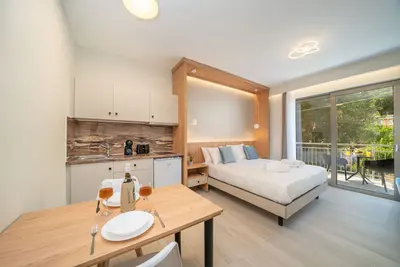Image de Nicole Studios, 8 brand new fully equipped rooms