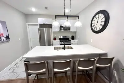 Image de 1 bedroom w/patio close to Wells Fargo arena