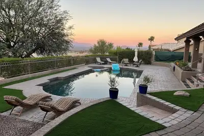 Image de Resort home with mountain views.